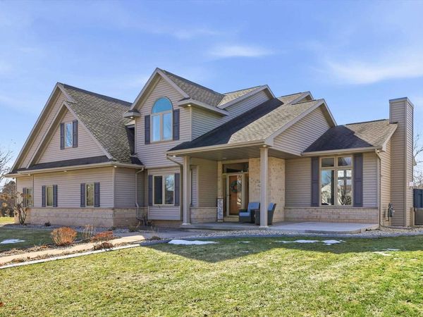 1520 TURTLE DOVE TRAIL, De Pere, WI 54115
