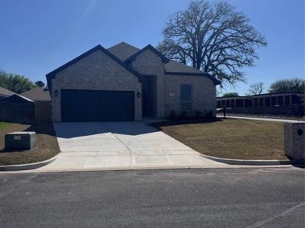 215 Sweetwater Drive, Weatherford, TX 76086
