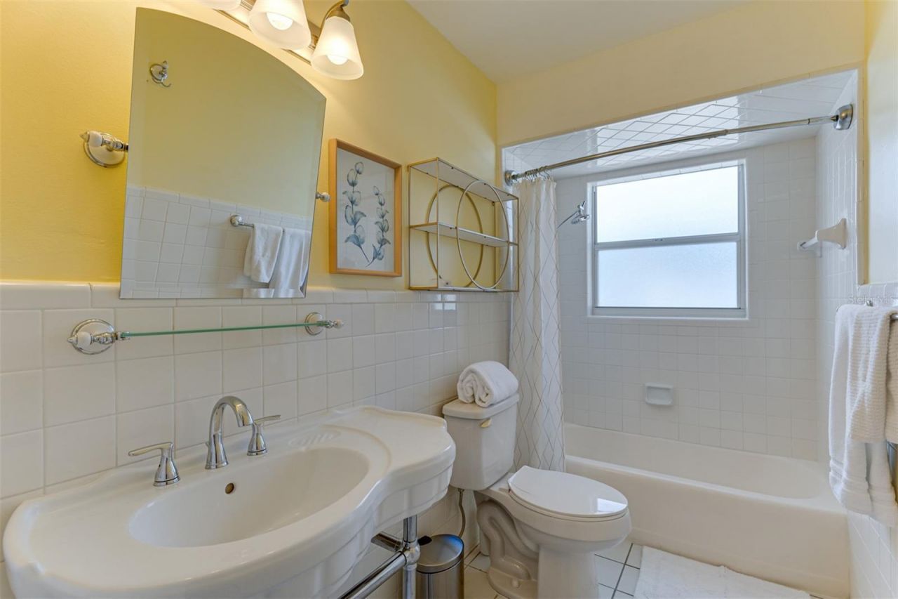 2363 Milford Circle , Sarasota, FL 34239 Photo