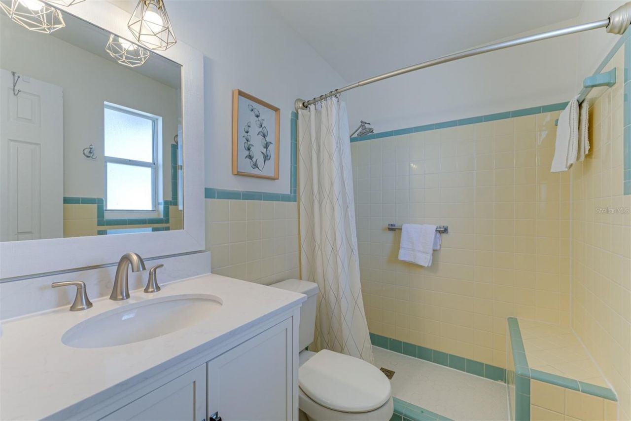 2363 Milford Circle , Sarasota, FL 34239 Photo