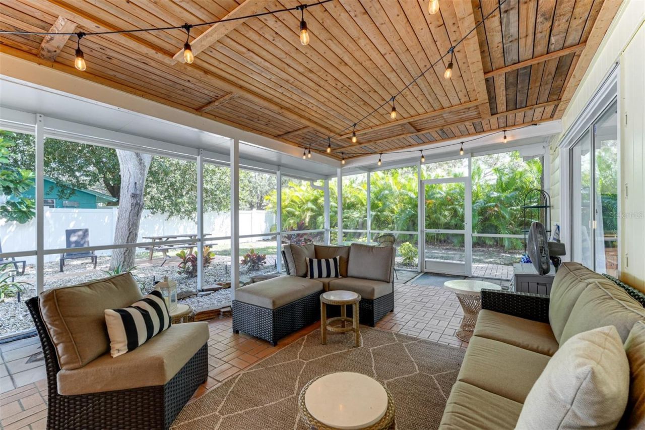 2363 Milford Circle , Sarasota, FL 34239 Photo