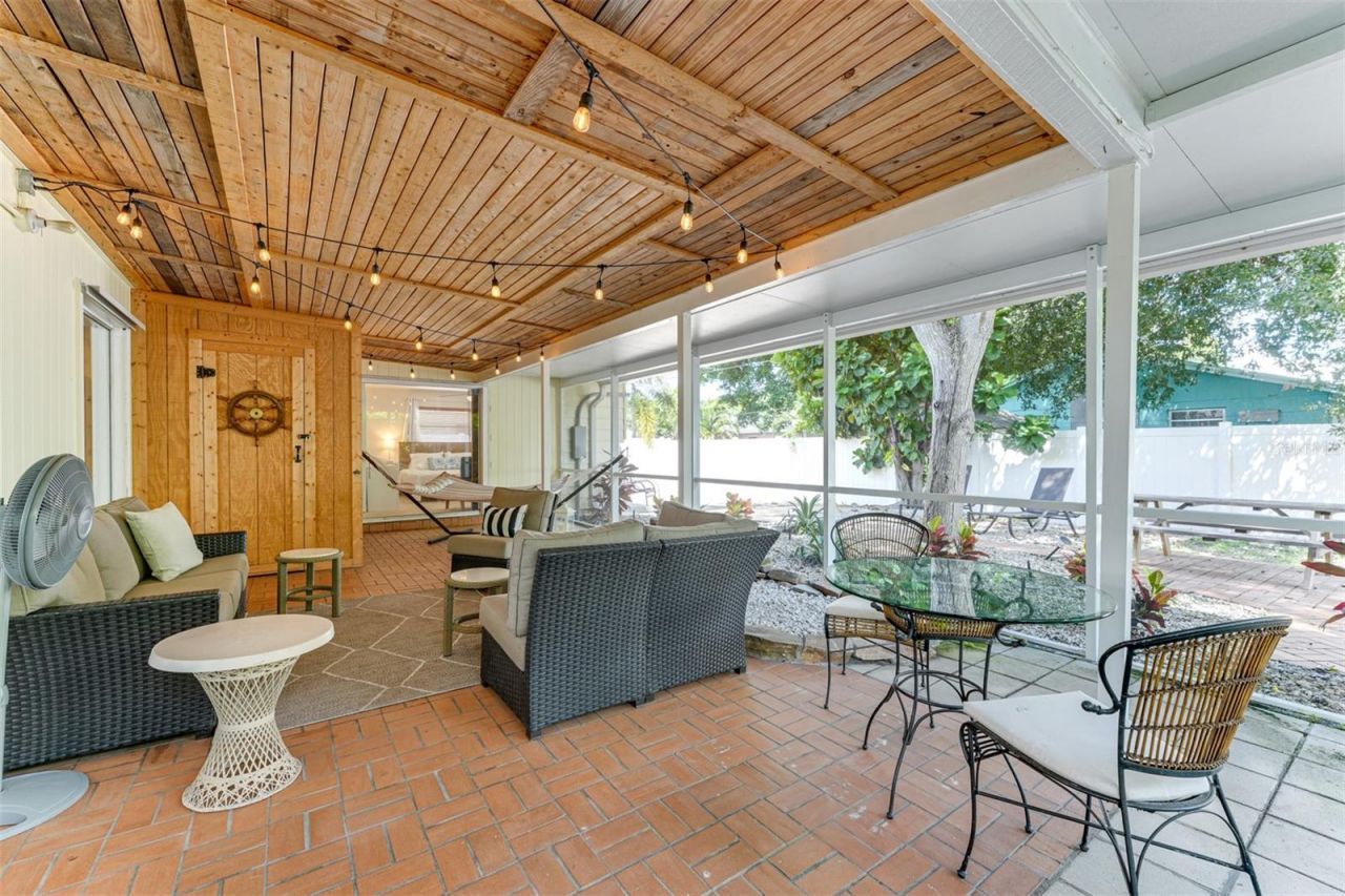 2363 Milford Circle , Sarasota, FL 34239 Photo