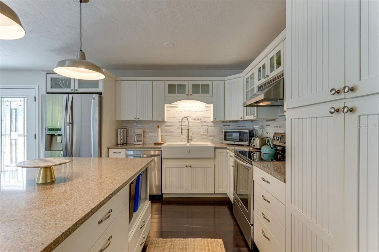 2363 Milford Circle , Sarasota, FL 34239 Photo