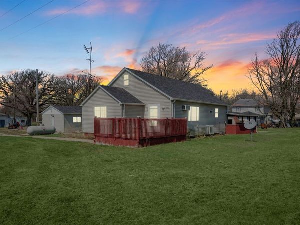 110 W State Route 54, Roberts, IL 60962