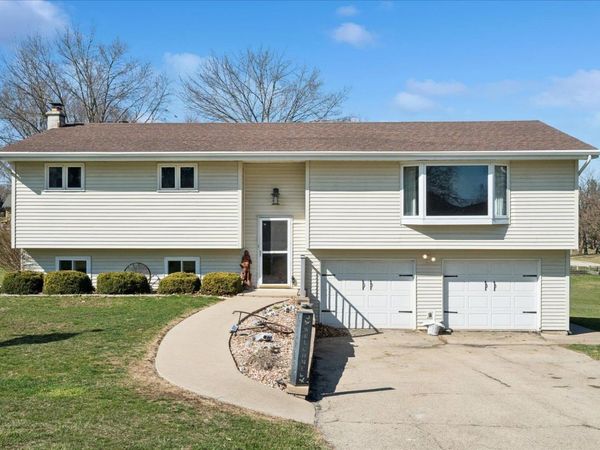 10629 Jolene Lane, Dubuque, IA 52001