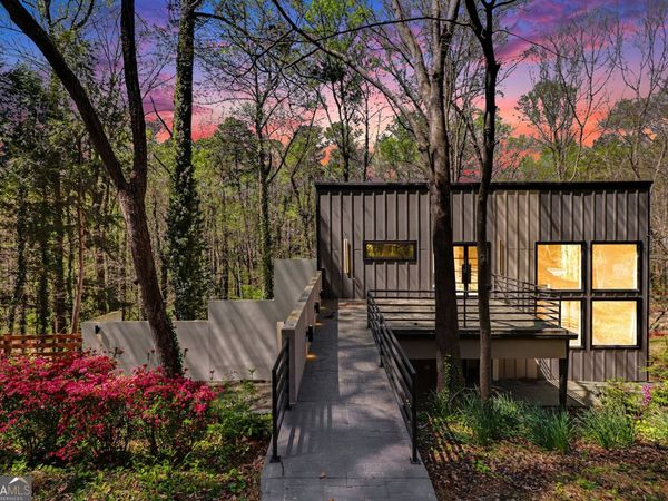 1153 Dawn View Lane NW, Atlanta, GA 30327