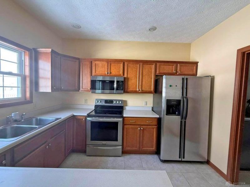 541 North Point, Troy, OH 45373 Photo 8