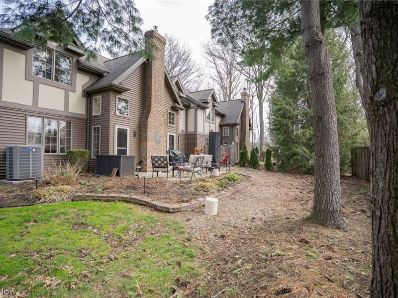 26 Aberdeen Court, Rocky River, OH 44116 Photo 2