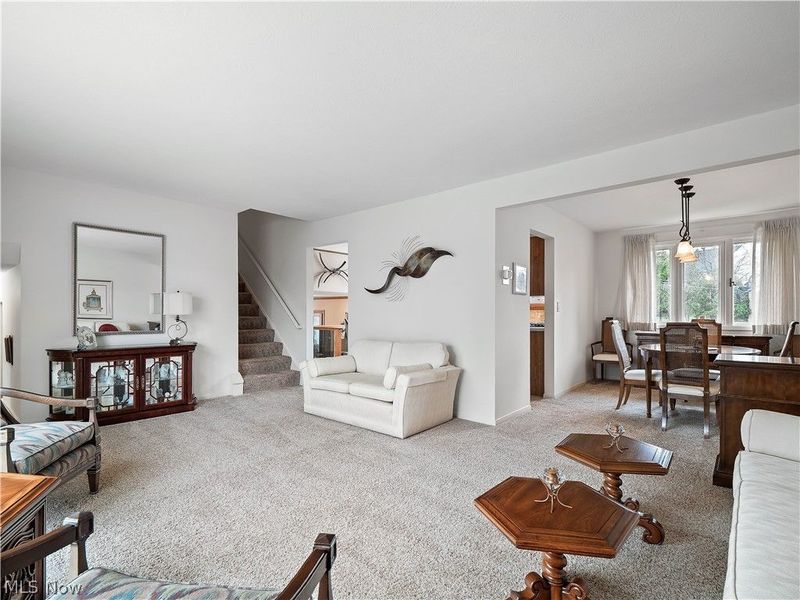 1044 Joy Oval, Seven Hills, OH 44131 Photo 16