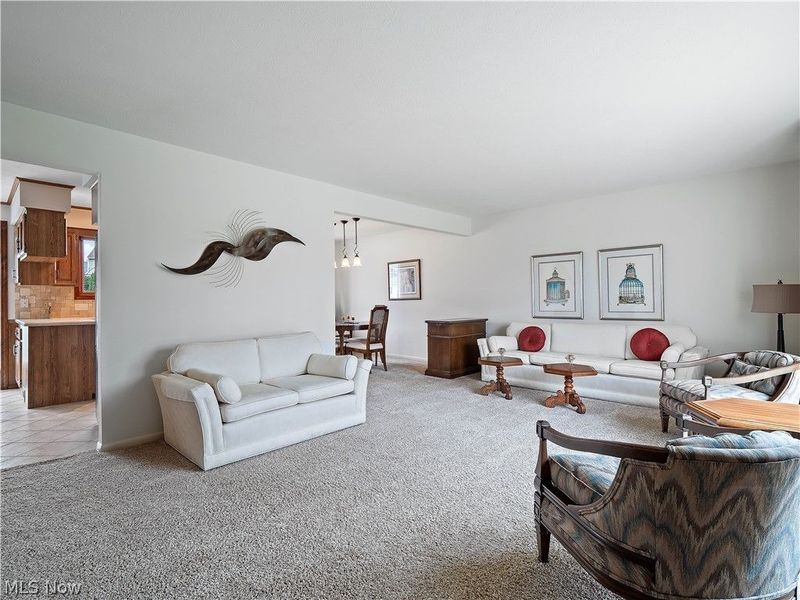 1044 Joy Oval, Seven Hills, OH 44131 Photo 17