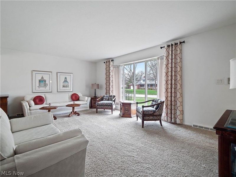 1044 Joy Oval, Seven Hills, OH 44131 Photo 19