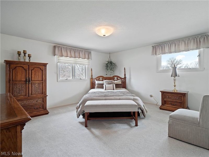 1044 Joy Oval, Seven Hills, OH 44131 Photo 20