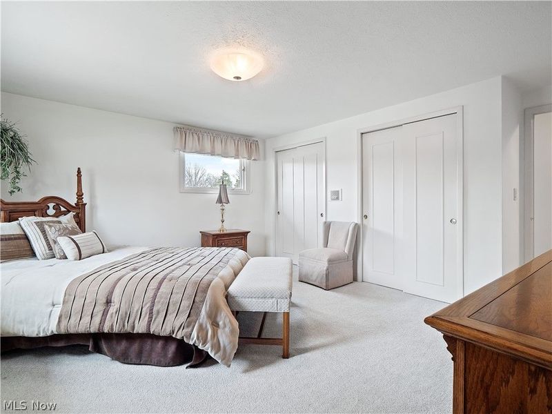 1044 Joy Oval, Seven Hills, OH 44131 Photo 21