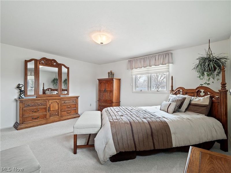 1044 Joy Oval, Seven Hills, OH 44131 Photo 22