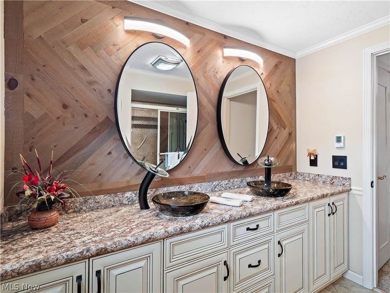 1044 Joy Oval, Seven Hills, OH 44131 Photo 25