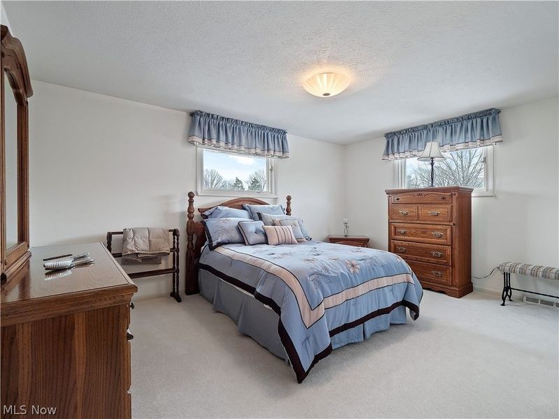 1044 Joy Oval, Seven Hills, OH 44131 Photo 26