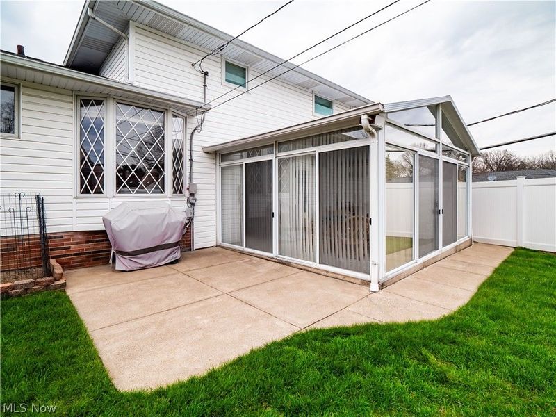 1044 Joy Oval, Seven Hills, OH 44131 Photo 36