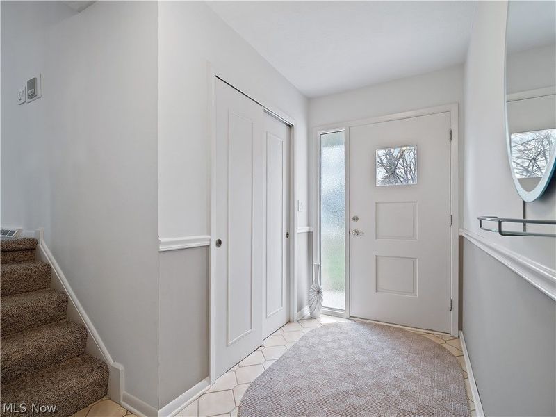 1044 Joy Oval, Seven Hills, OH 44131 Photo 4