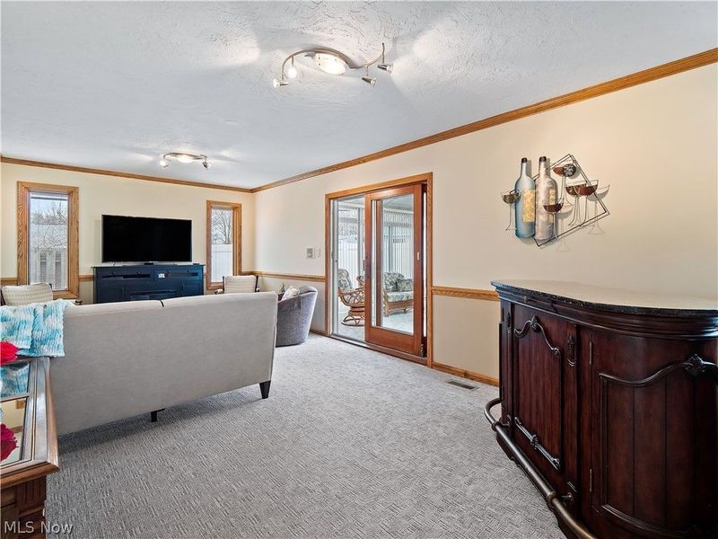 1044 Joy Oval, Seven Hills, OH 44131 Photo 6