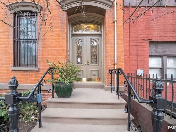 189 Christopher Columbus Drive 1, Unit 1, JERSEY CITY, NJ 07302