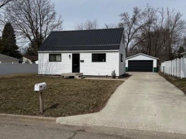 627 E South Street, Litchfield, MN 55355