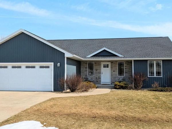 N1786 SWANEE CIRCLE, Greenville, WI 54942