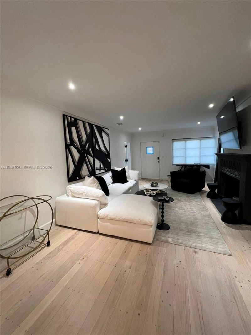 5173 Alton Rd, Miami Beach, FL 33140 Photo