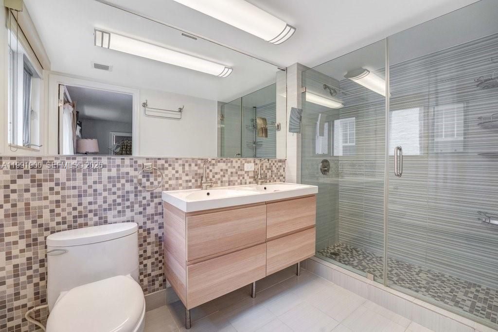 1532 Drexel Ave , Unit 202, Miami Beach, FL 33139 Photo