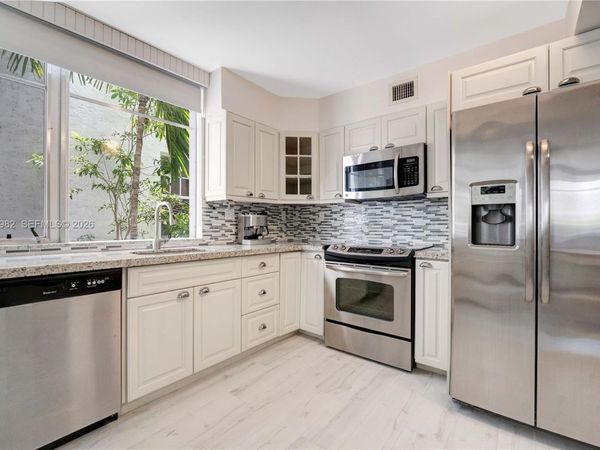 1532 Drexel Ave , Unit 202, Miami Beach, FL 33139