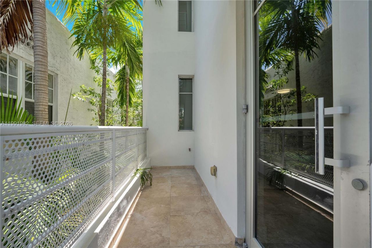1532 Drexel Ave , Unit 202, Miami Beach, FL 33139 Photo