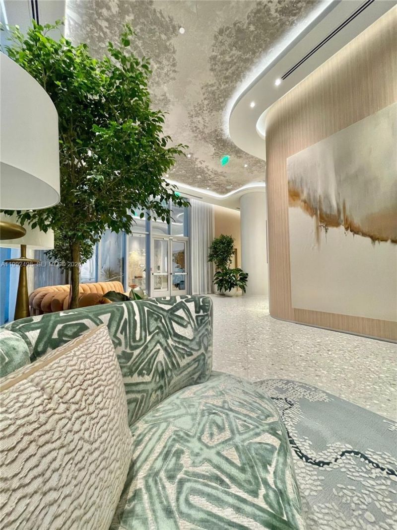 77 SE 5th St , Unit 2204, Miami, FL 33131 Photo