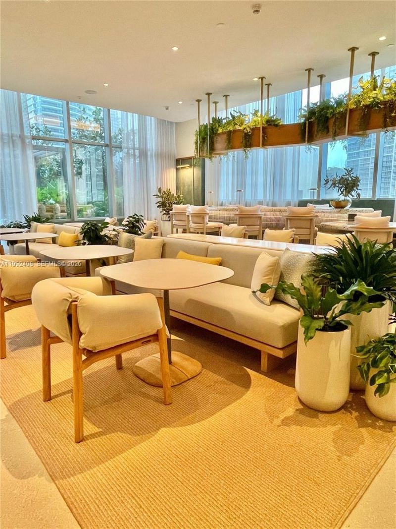 77 SE 5th St , Unit 2204, Miami, FL 33131 Photo