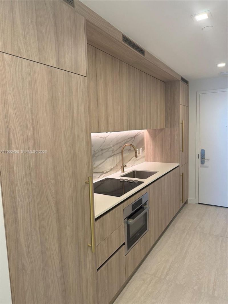 77 SE 5th St , Unit 2204, Miami, FL 33131 Photo