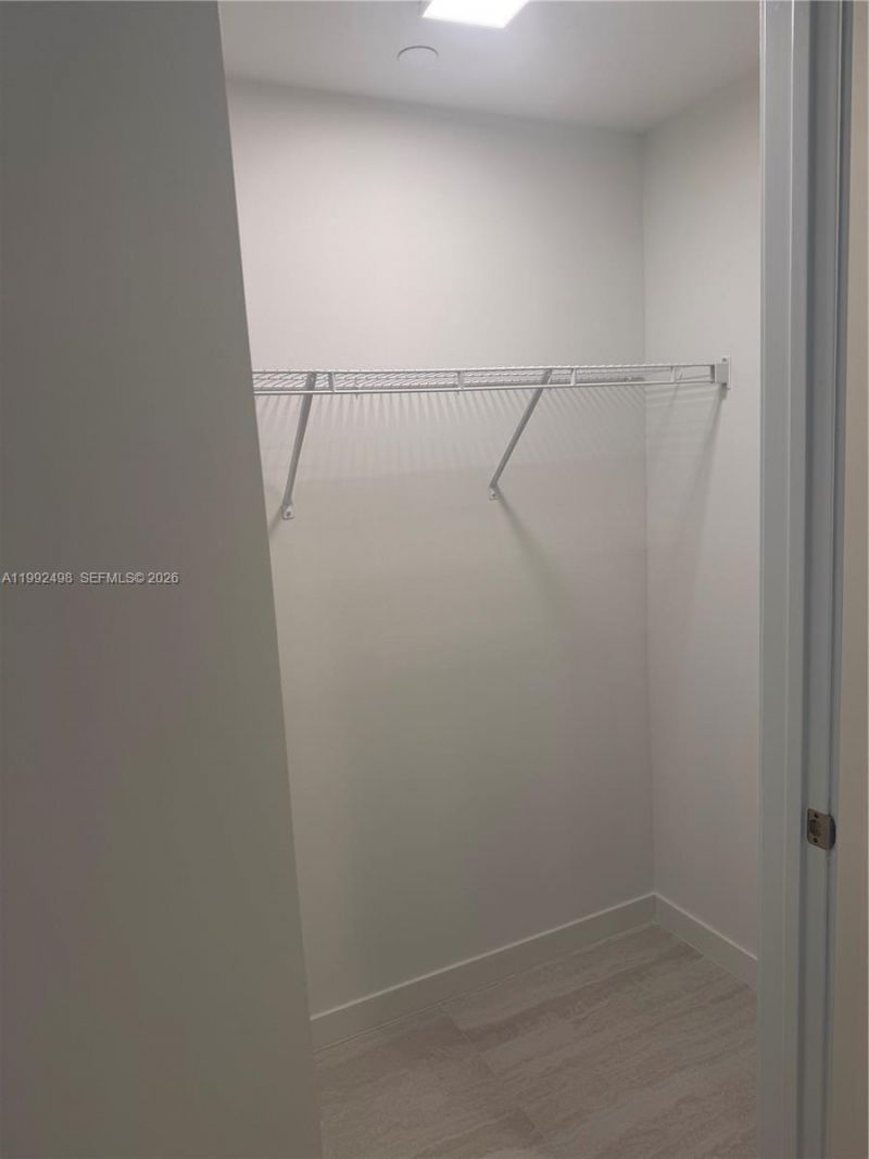 77 SE 5th St , Unit 2204, Miami, FL 33131 Photo