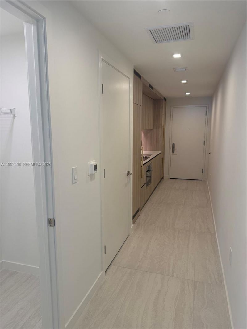 77 SE 5th St , Unit 2204, Miami, FL 33131 Photo