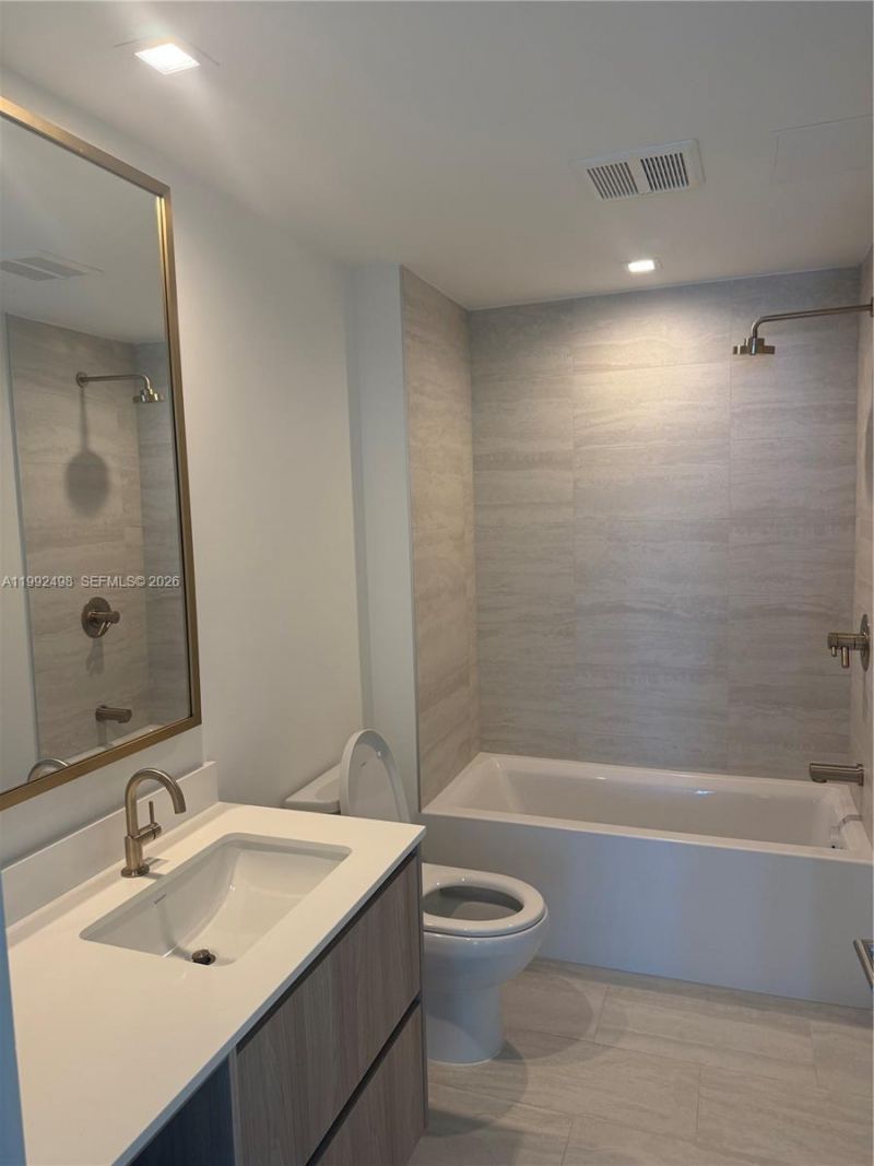 77 SE 5th St , Unit 2204, Miami, FL 33131 Photo