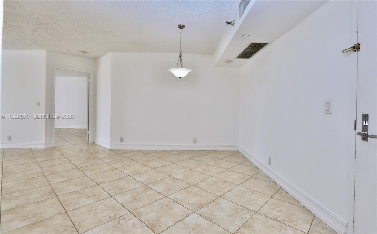 3500 Mystic Pointe Dr , Unit 1207, Aventura, FL 33180 Photo