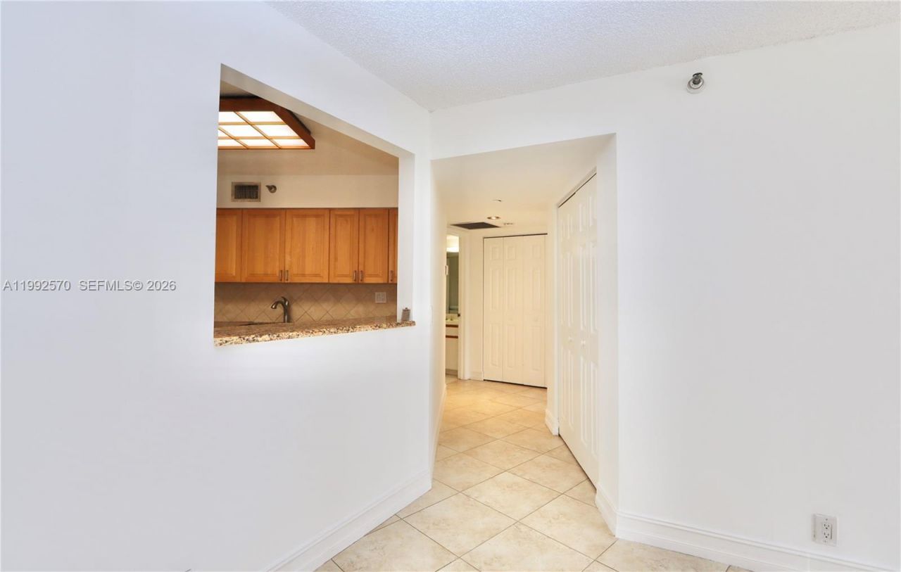 3500 Mystic Pointe Dr , Unit 1207, Aventura, FL 33180 Photo