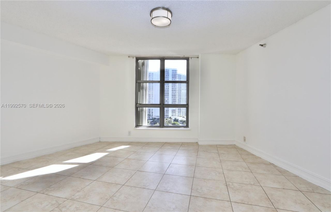 3500 Mystic Pointe Dr , Unit 1207, Aventura, FL 33180 Photo