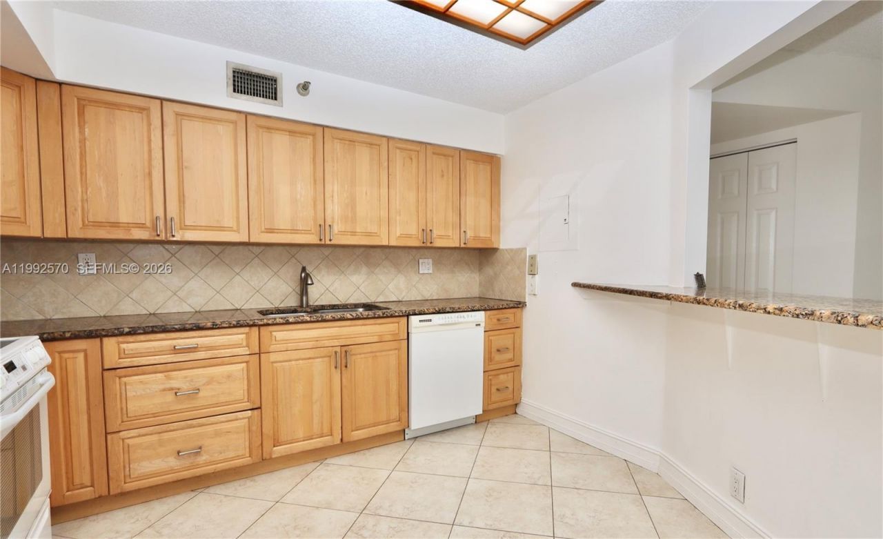 3500 Mystic Pointe Dr , Unit 1207, Aventura, FL 33180 Photo