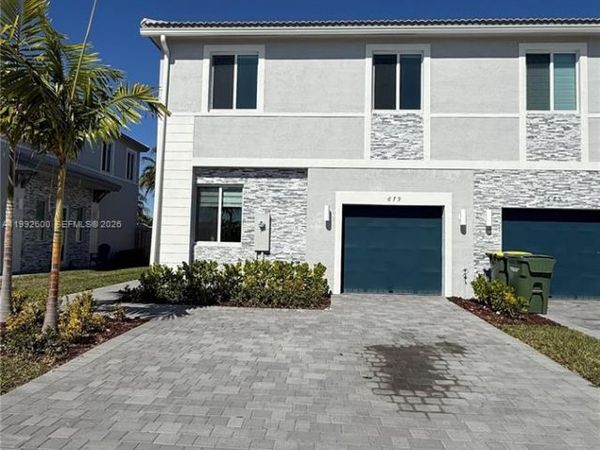 679 SE 13th St Cir, Homestead, FL 33034