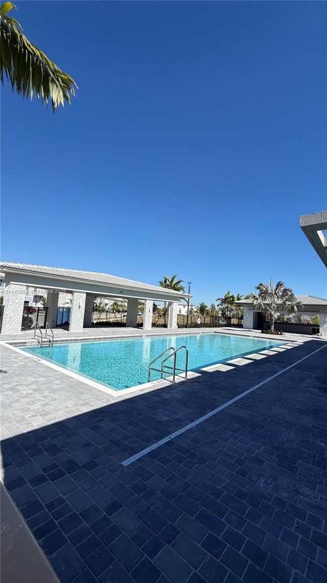 679 SE 13th St Cir, Homestead, FL 33034 Photo