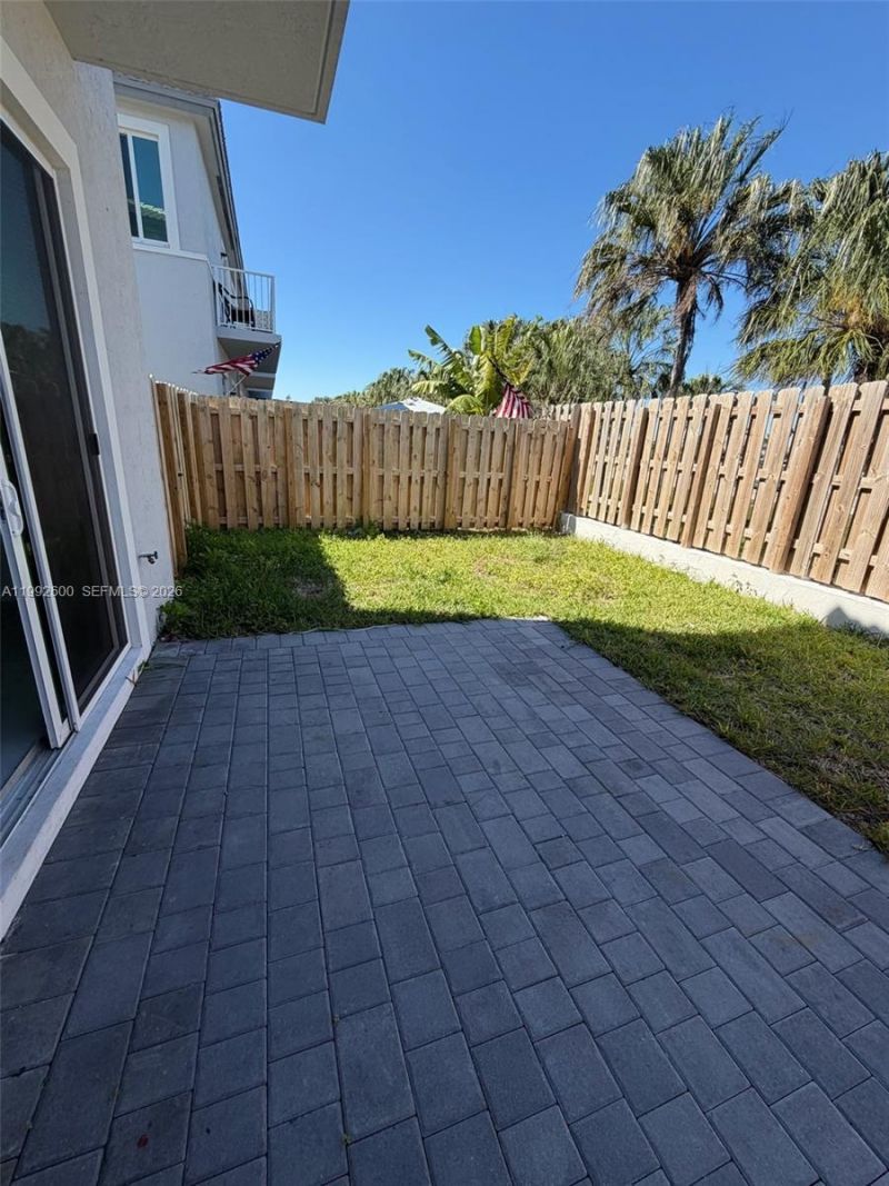 679 SE 13th St Cir, Homestead, FL 33034 Photo