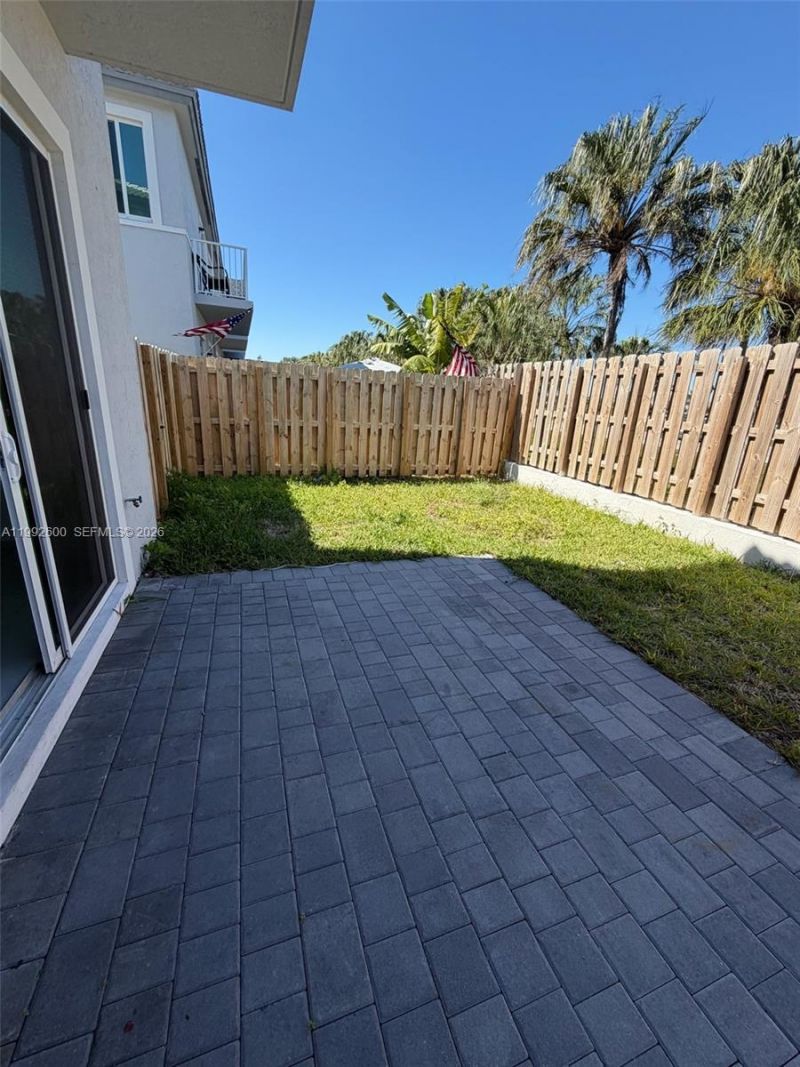 679 SE 13th St Cir, Homestead, FL 33034 Photo