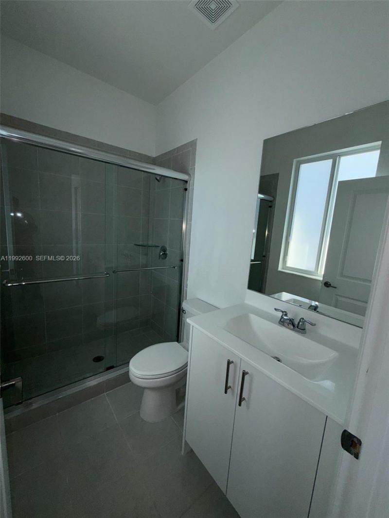 679 SE 13th St Cir, Homestead, FL 33034 Photo