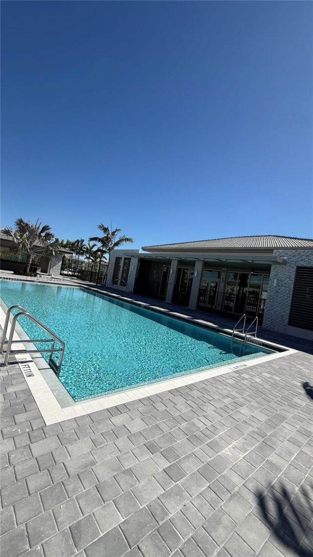 679 SE 13th St Cir, Homestead, FL 33034 Photo