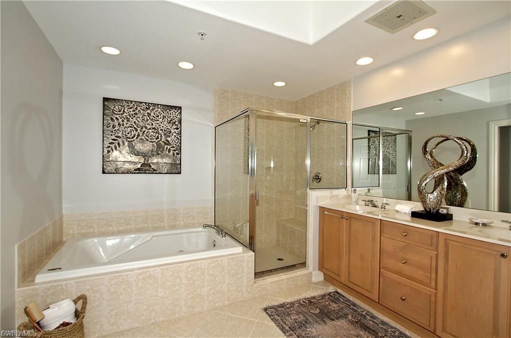 2738 Tiburon Blvd E, Unit B403, Naples, FL 34109 Photo