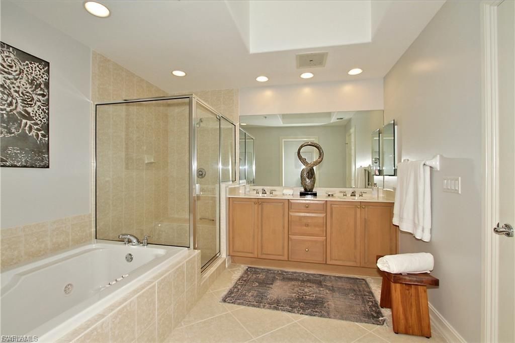2738 Tiburon Blvd E, Unit B403, Naples, FL 34109 Photo