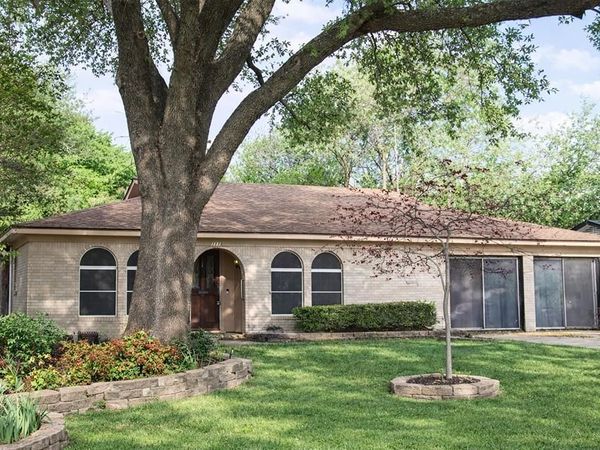 1118 Bryant Street, Benbrook, TX 76126
