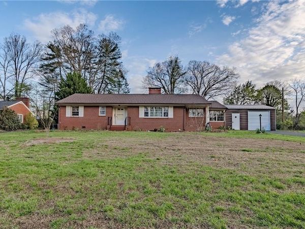 246 Fairview Avenue , Mount Airy, NC 27030